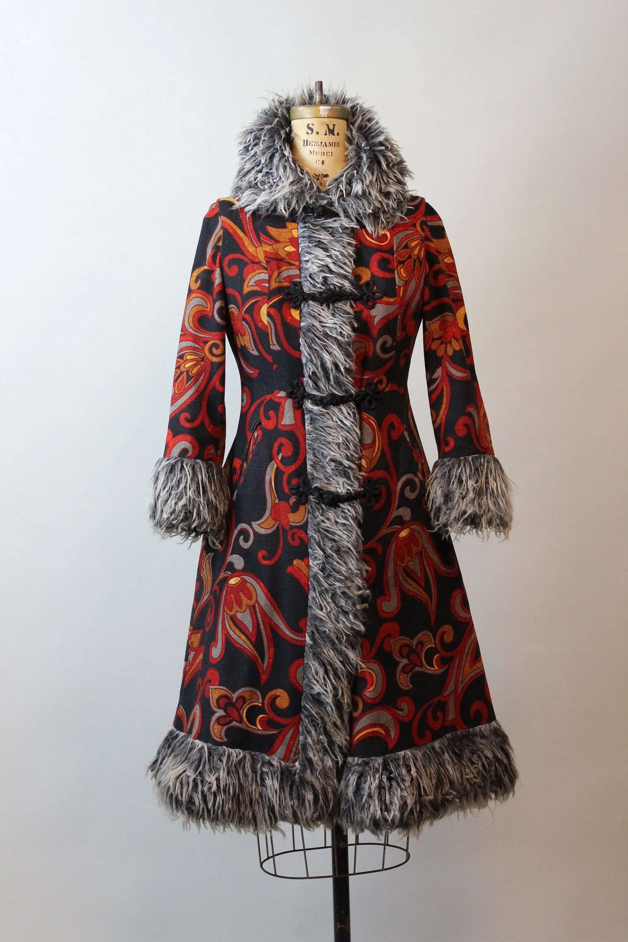 1970s BOHO faux fur tapestry coat xs | new fall